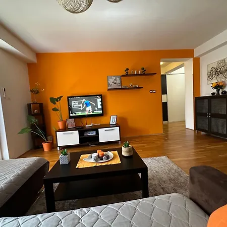 Ira'S Apartment Near Central Area Скопие Екстериор снимка